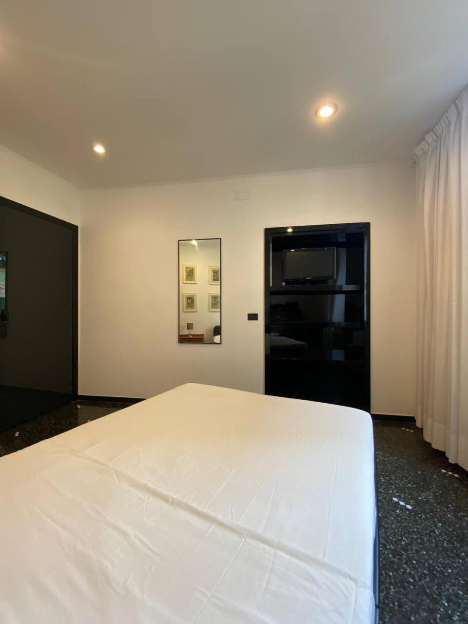 Martel Rooms - Genova Centro Brignole Zewnętrze zdjęcie
