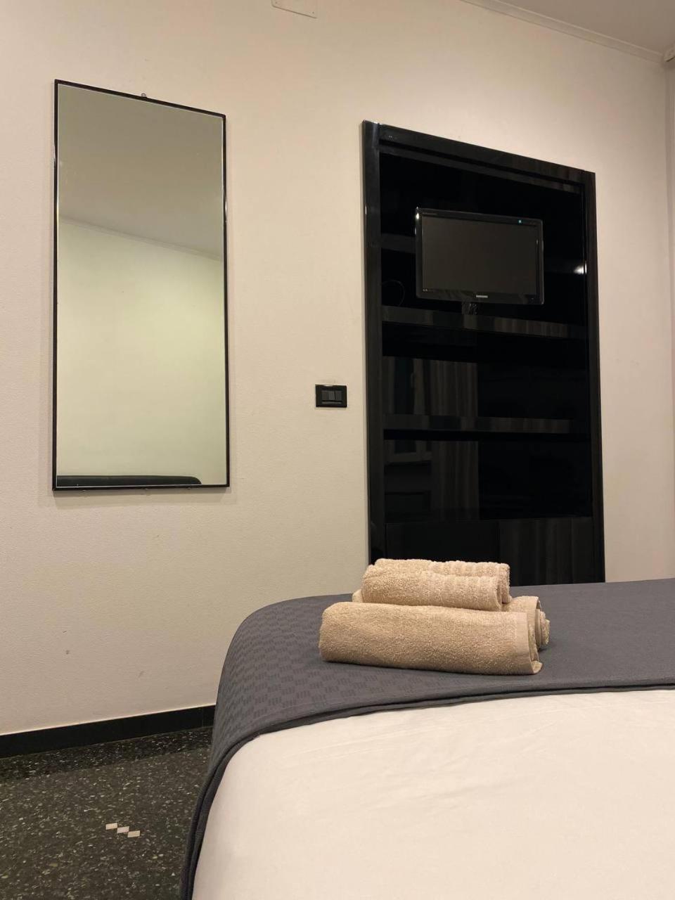 Martel Rooms - Genova Centro Brignole Zewnętrze zdjęcie